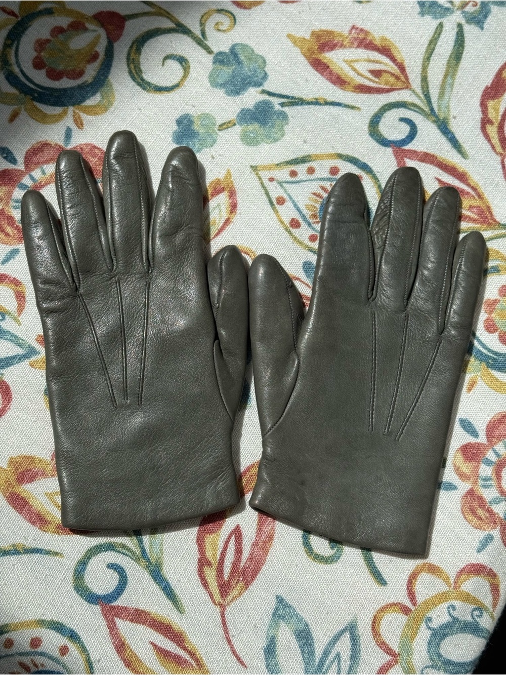 Luxurious Fur lined Gloves - Picture 4 of 7